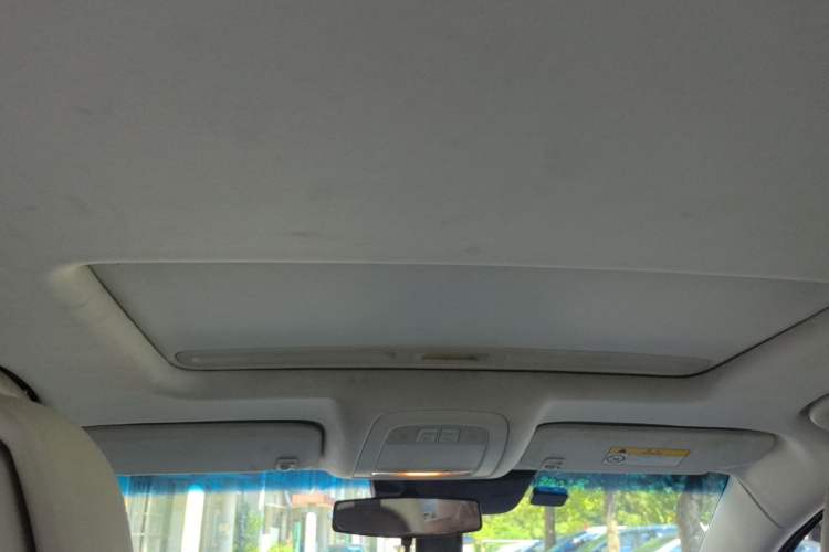 Used Roewe e950 2017 50T Hybrid Connected Executive Edition Headliner