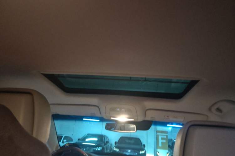 Used Roewe e950 2017 50T Hybrid Connected Executive Edition Headliner