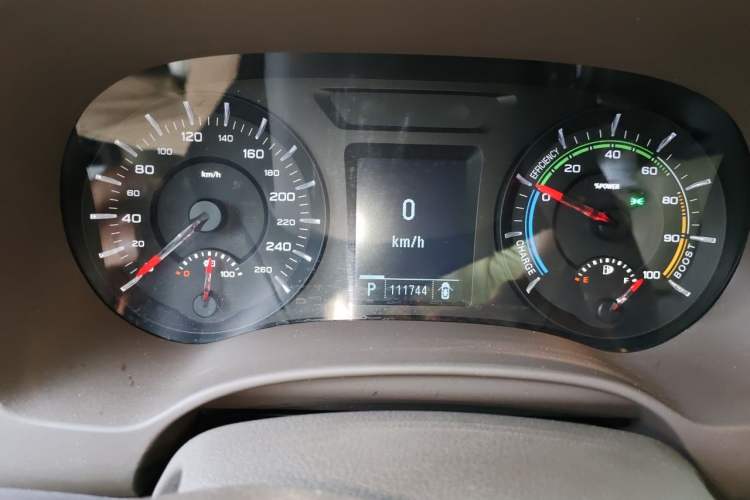 Used Roewe e950 2017 50T Hybrid Connected Executive Edition Instrument Cluster