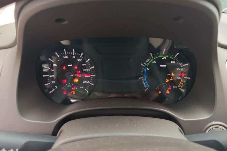 Used Roewe e950 2017 50T Hybrid Connected Executive Edition Instrument Cluster