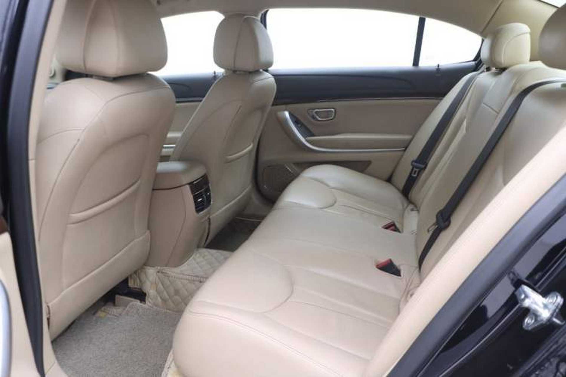Used Roewe e950 2017 50T Hybrid Connected Executive Edition Interior 1