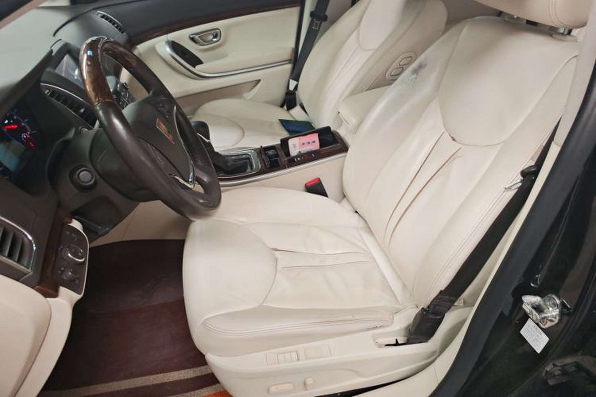 Used Roewe e950 2017 50T Hybrid Connected Executive Edition Left Front Seat