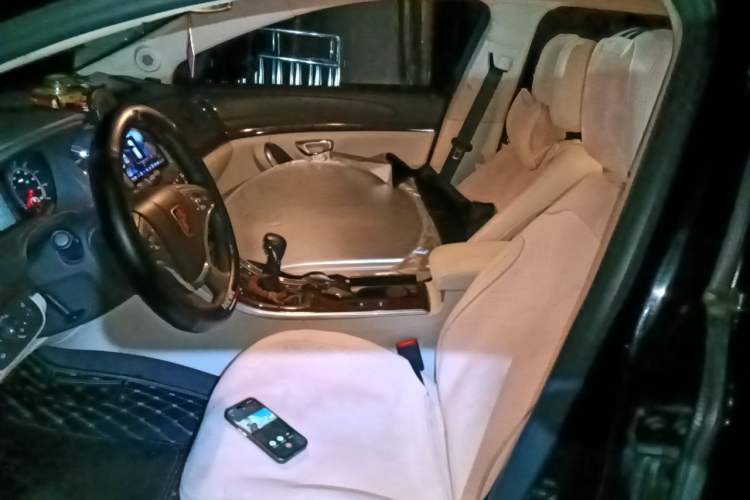 Used Roewe e950 2017 50T Hybrid Connected Executive Edition Left Front Seat