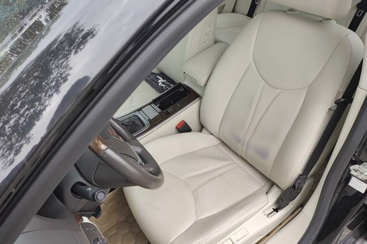 Used Roewe e950 2017 50T Hybrid Connected Executive Edition Left Front Seat