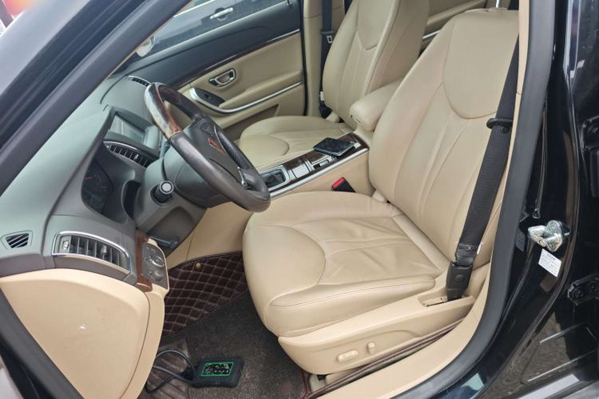 Used Roewe e950 2017 50T Hybrid Connected Executive Edition Left Front Seat