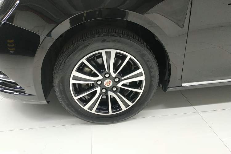 Used Roewe e950 2017 50T Hybrid Connected Executive Edition Left Front Wheel Hub