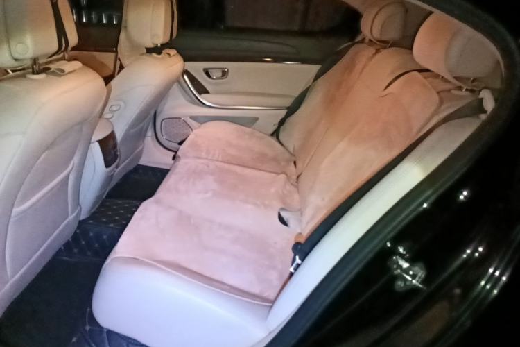 Used Roewe e950 2017 50T Hybrid Connected Executive Edition Left Rear Seat