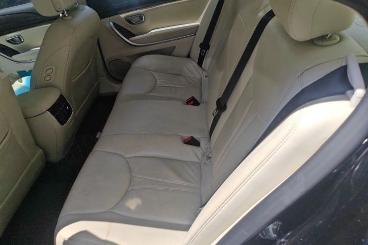 Used Roewe e950 2017 50T Hybrid Connected Executive Edition Left Rear Seat