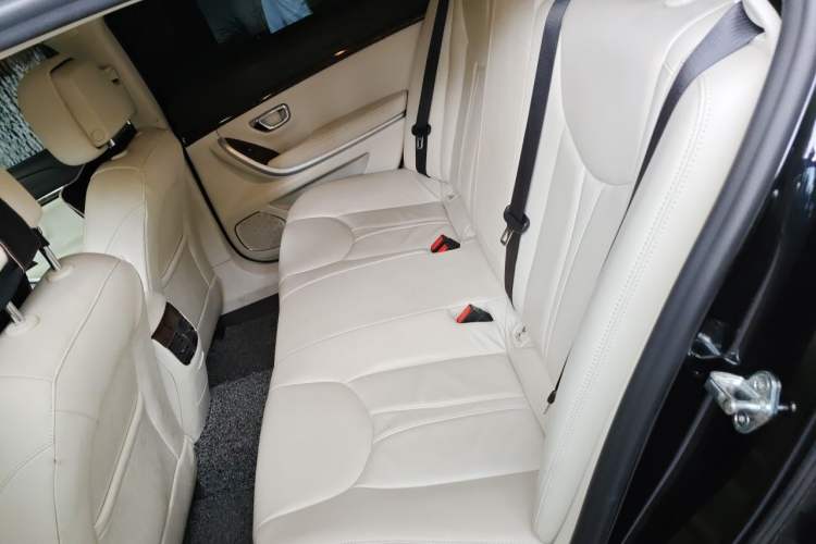 Used Roewe e950 2017 50T Hybrid Connected Executive Edition Left Rear Seat