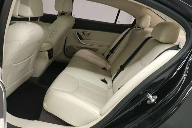 Used Roewe e950 2017 50T Hybrid Connected Executive Edition Left Rear Seat