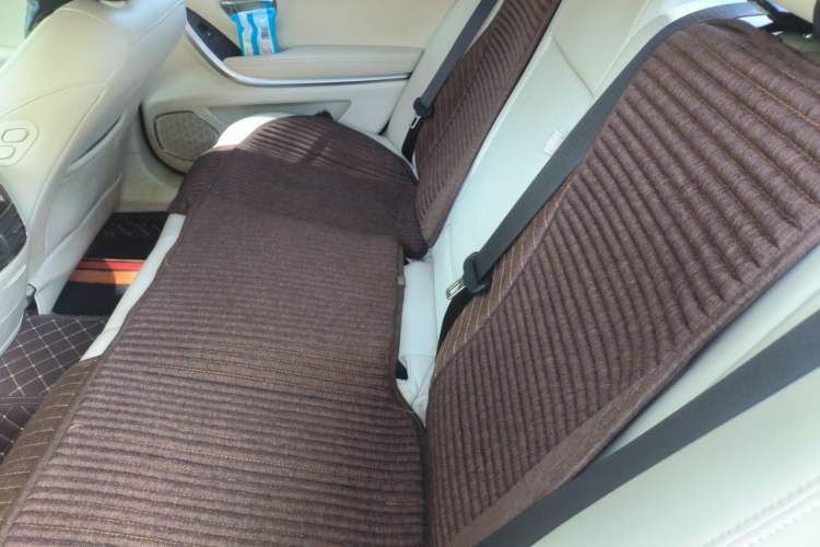 Used Roewe e950 2017 50T Hybrid Connected Executive Edition Left Rear Seat