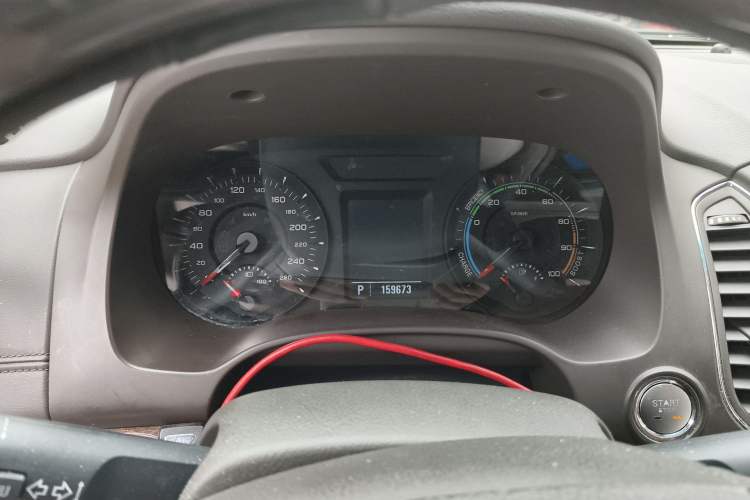Used Roewe e950 2017 50T Hybrid Connected Executive Edition Odometer Close Up