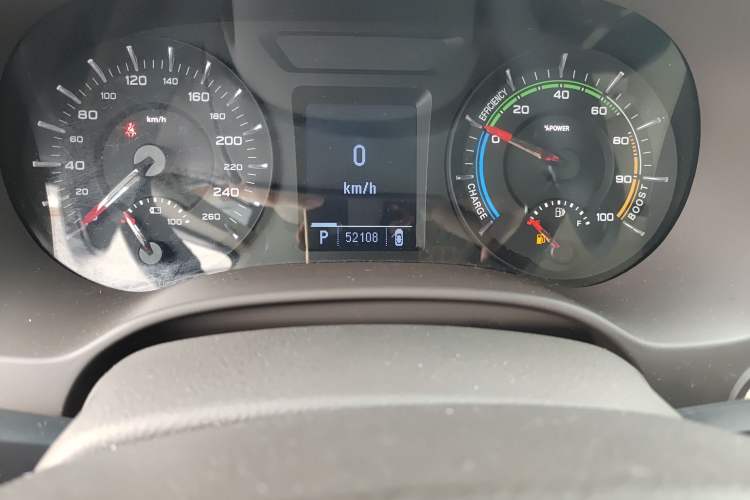 Used Roewe e950 2017 50T Hybrid Connected Executive Edition Odometer Close Up