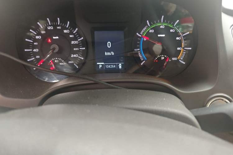 Used Roewe e950 2017 50T Hybrid Connected Executive Edition Odometer Close Up