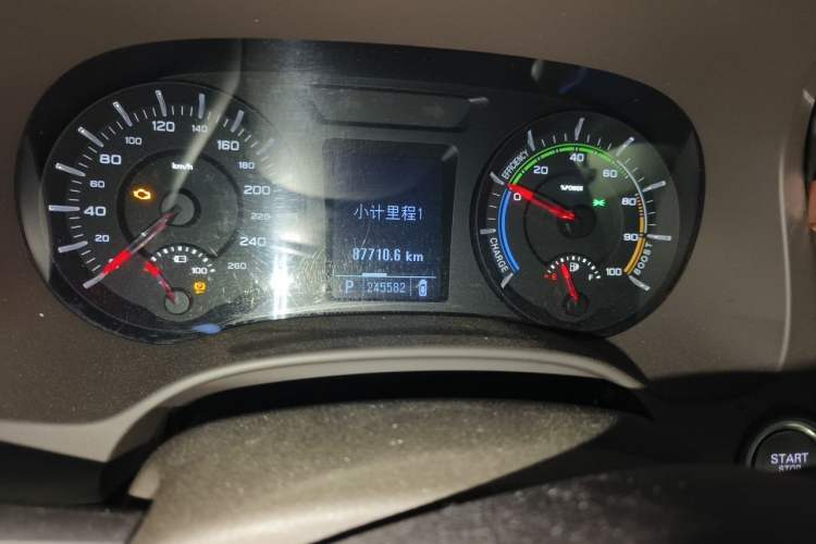 Used Roewe e950 2017 50T Hybrid Connected Executive Edition Odometer Close Up