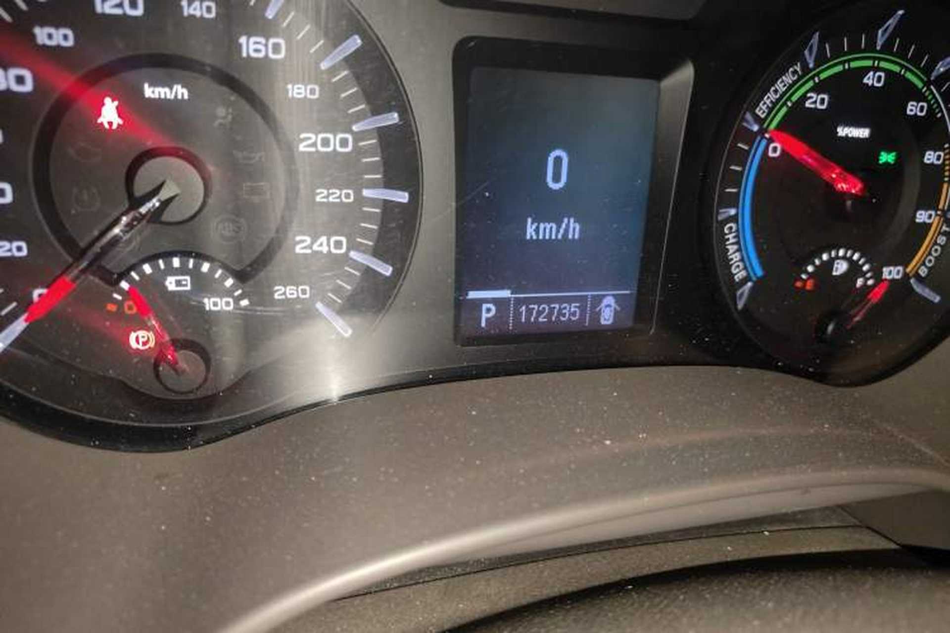 Used Roewe e950 2017 50T Hybrid Connected Executive Edition Odometer Close Up