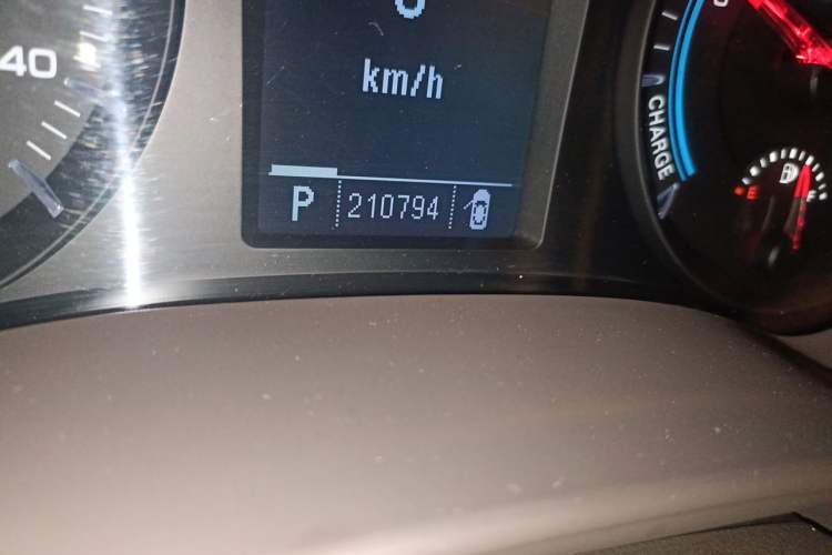 Used Roewe e950 2017 50T Hybrid Connected Executive Edition Odometer Close Up