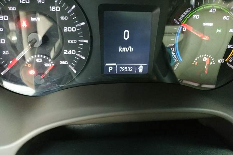 Used Roewe e950 2017 50T Hybrid Connected Executive Edition Odometer Close Up