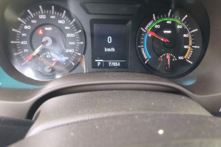 Used Roewe e950 2017 50T Hybrid Connected Executive Edition Odometer Close Up