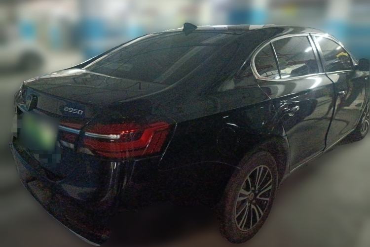 Used Roewe e950 2017 50T Hybrid Connected Executive Edition Rear Right 45 Deg