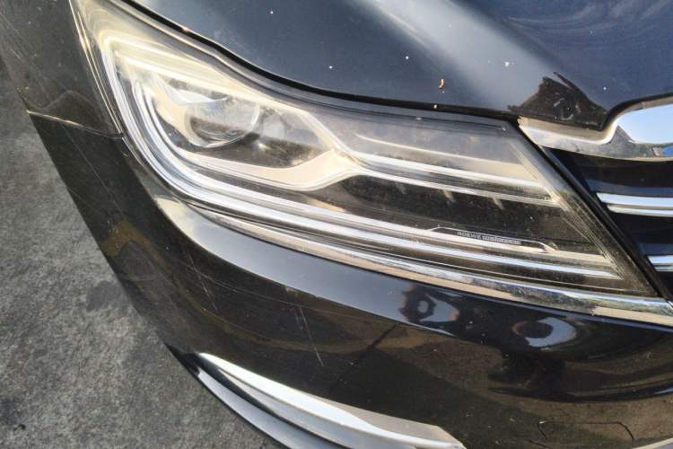 Used Roewe e950 2017 50T Hybrid Connected Executive Edition Right Front Headlight