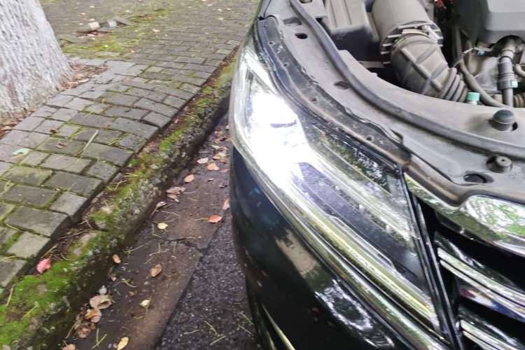 Used Roewe e950 2017 50T Hybrid Connected Executive Edition Right Front Headlight