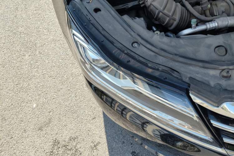 Used Roewe e950 2017 50T Hybrid Connected Executive Edition Right Front Headlight