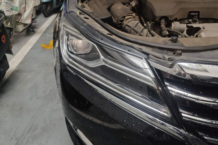 Used Roewe e950 2017 50T Hybrid Connected Executive Edition Right Front Headlight