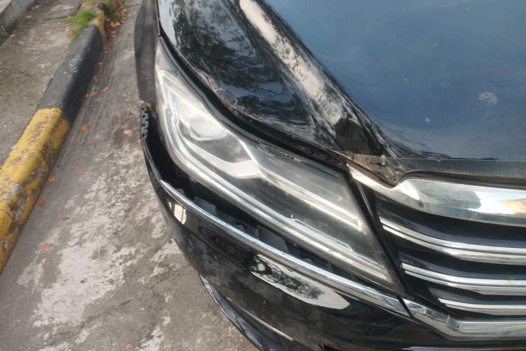 Used Roewe e950 2017 50T Hybrid Connected Executive Edition Right Front Headlight
