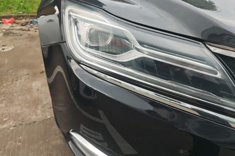 Used Roewe e950 2017 50T Hybrid Connected Executive Edition Right Front Headlight