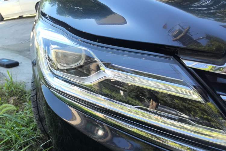 Used Roewe e950 2017 50T Hybrid Connected Executive Edition Right Front Headlight