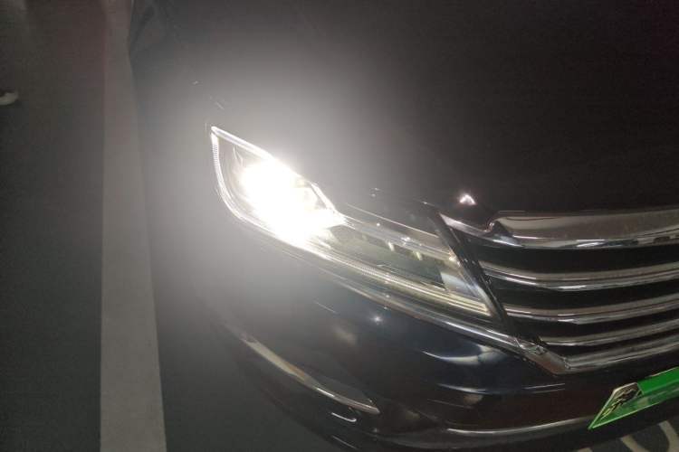 Used Roewe e950 2017 50T Hybrid Connected Executive Edition Right Front Headlight