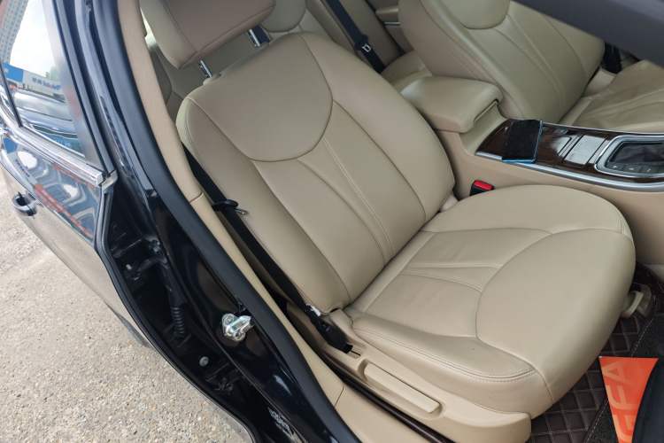 Used Roewe e950 2017 50T Hybrid Connected Executive Edition Right Front Seat