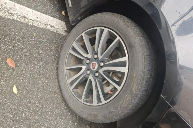 Used Roewe e950 2017 50T Hybrid Connected Executive Edition Right Front Wheel Hub