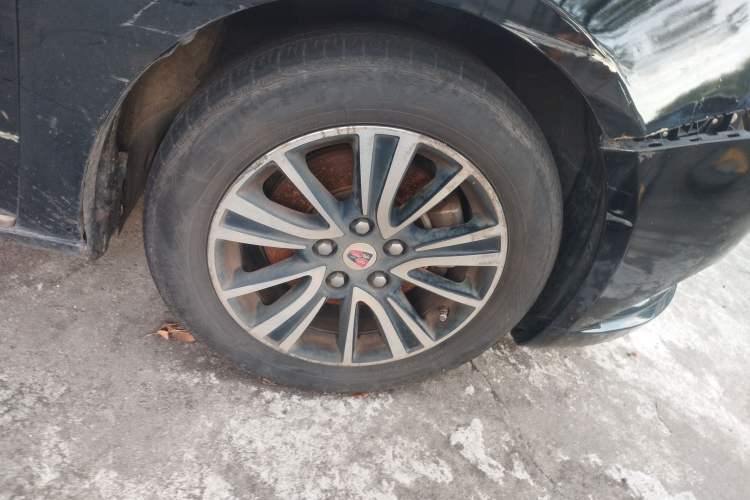 Used Roewe e950 2017 50T Hybrid Connected Executive Edition Right Front Wheel Hub