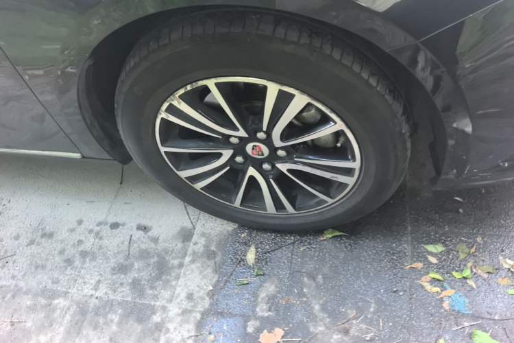 Used Roewe e950 2017 50T Hybrid Connected Executive Edition Right Front Wheel Hub