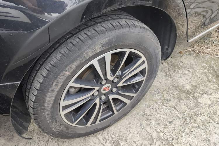 Used Roewe e950 2017 50T Hybrid Connected Executive Edition Right Rear Wheel Hub