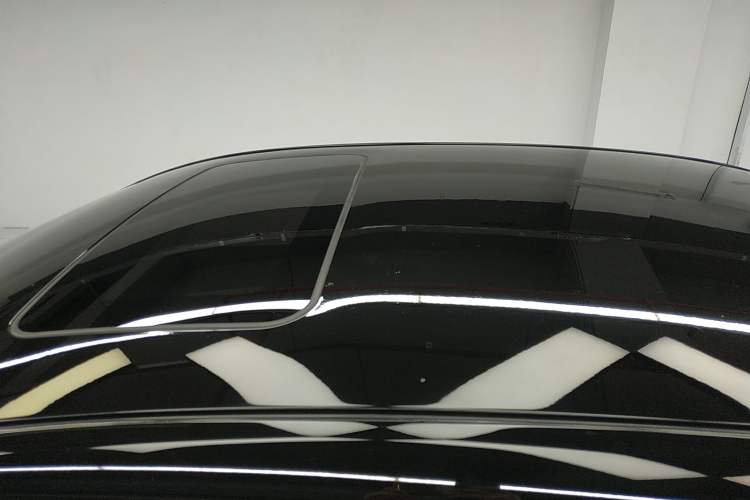 Used Roewe e950 2017 50T Hybrid Connected Executive Edition Roof