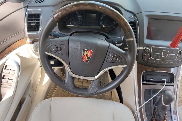 Used Roewe e950 2017 50T Hybrid Connected Executive Edition Steering Wheel