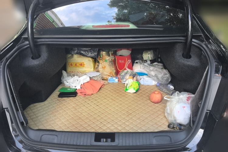 Used Roewe e950 2017 50T Hybrid Connected Executive Edition Trunk
