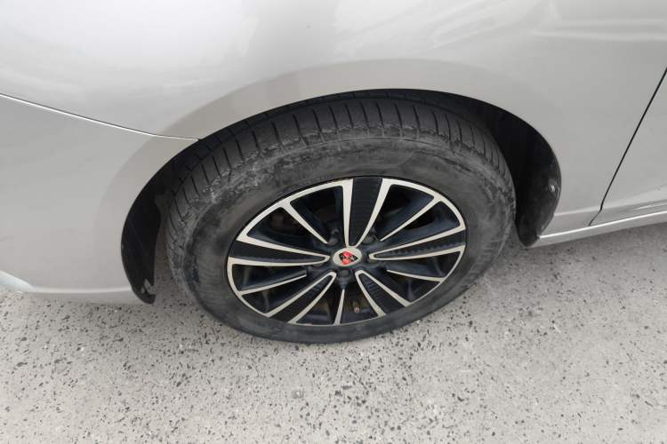 Used Roewe Ei5 2019 Smart Connect Flagship Edition Left Front Wheel Hub