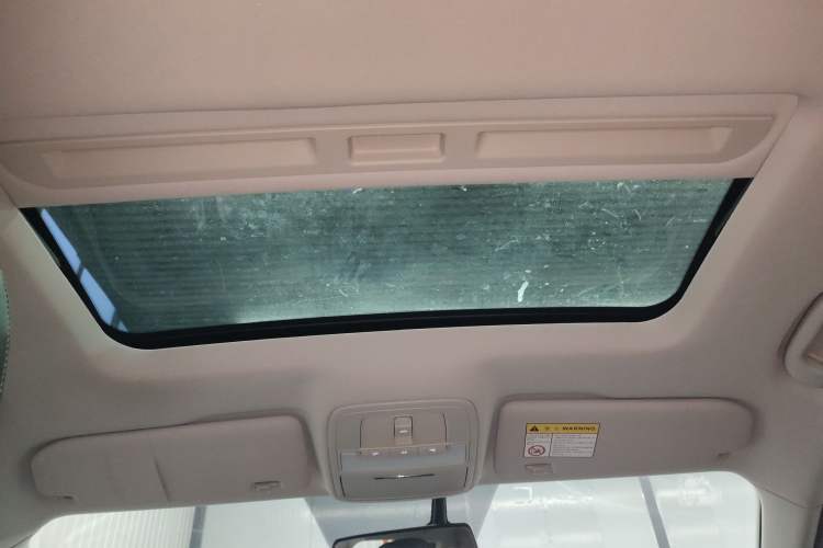 Used Roewe Ei5 2018 Internet Flagship Edition Headliner
