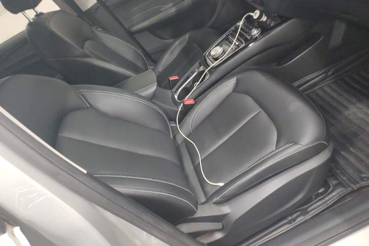 Used Roewe Ei5 2018 Internet Flagship Edition Right Front Seat