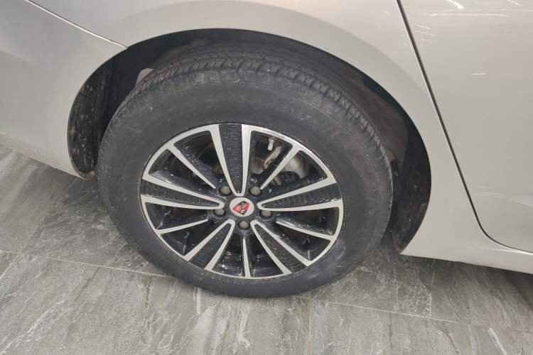 Used Roewe Ei5 2018 Internet Flagship Edition Right Rear Wheel Hub
