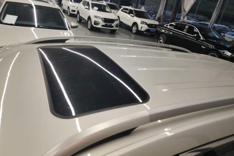 Used Roewe Ei5 2018 Internet Flagship Edition Roof