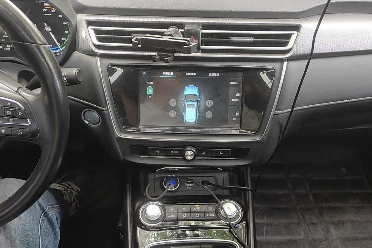 Used Roewe Ei5 2018 Internet Flagship Edition Audio And AC Panel