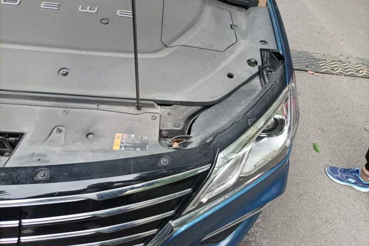 Used Roewe Ei5 2018 Internet Luxury Edition Engine Bay Left