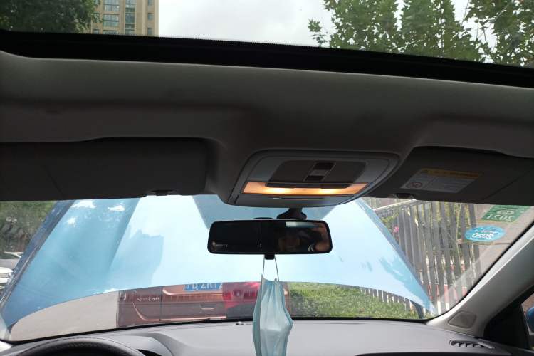 Used Roewe Ei5 2018 Internet Luxury Edition Headliner