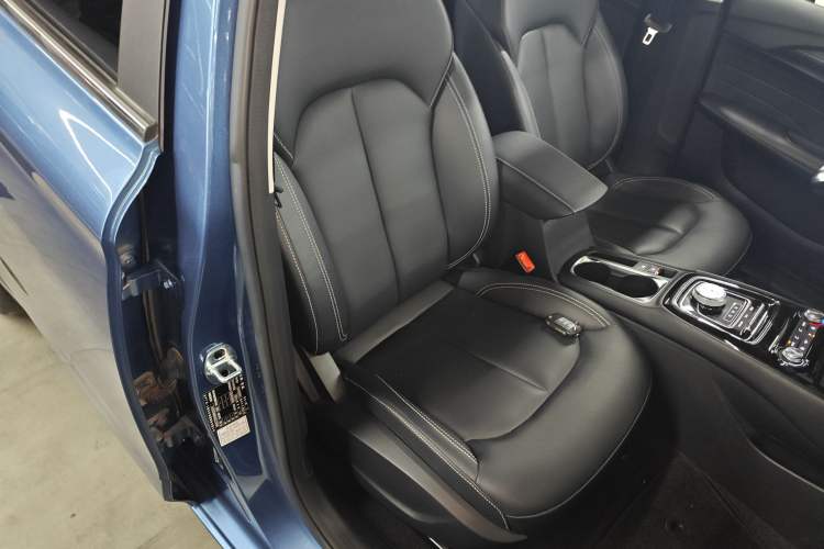 Used Roewe Ei5 2018 Internet Luxury Edition Right Front Seat