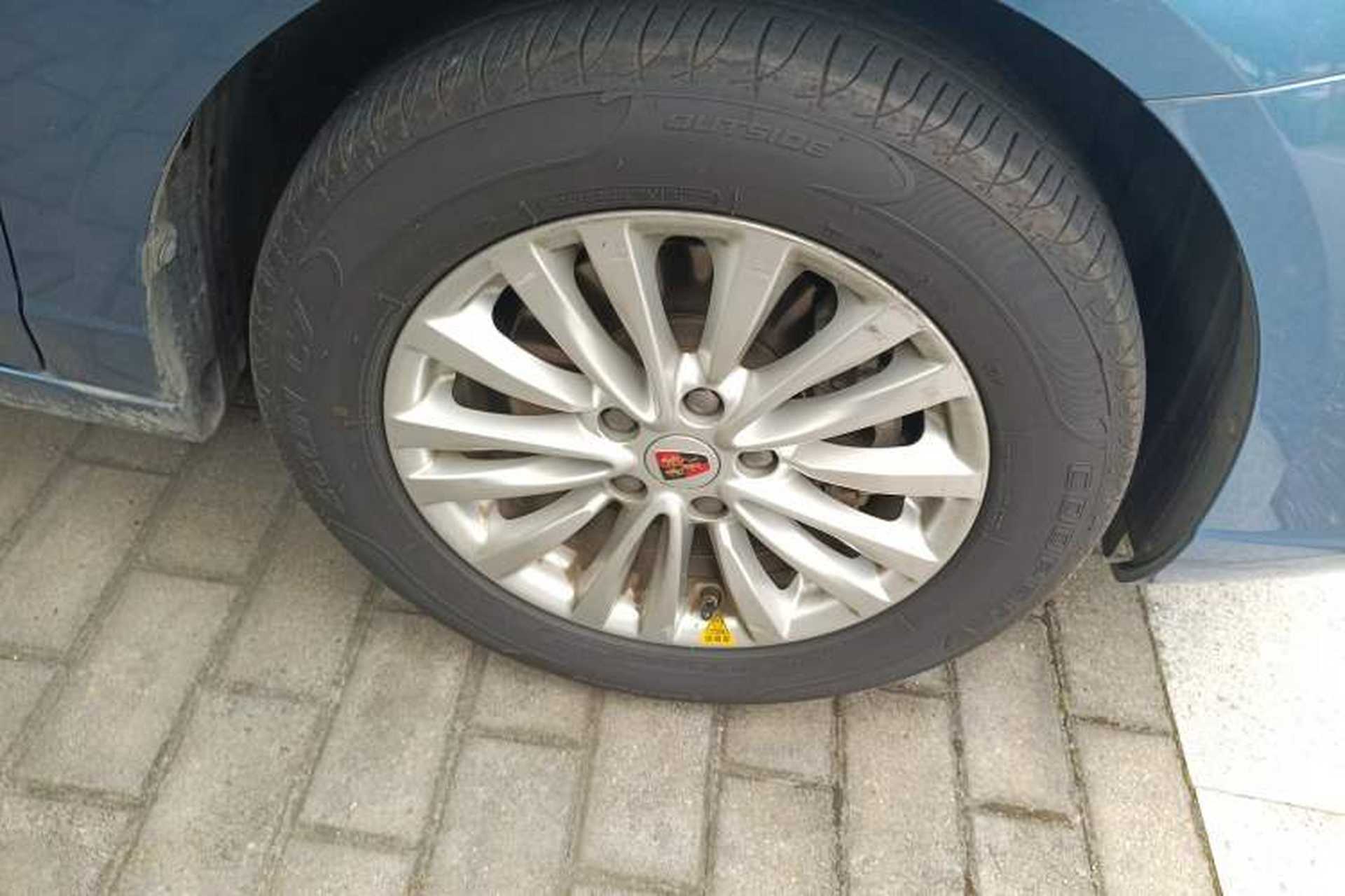 Used Roewe Ei5 2018 Internet Luxury Edition Right Front Wheel Hub